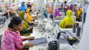 ঈদের আগে ৩০% কারখানার শ্রমিক বোনাস পাননি, বেতন বাকি ১০% কারখানায়