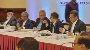 ‘আমলা দিয়ে কেন দেশ চালান’: প্রাক-বাজেট সভায় অর্থমন্ত্রীর মাঝপথে প্রস্থানে ব্যবসায়ীদের ক্ষোভ