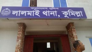 গাছে তাল কাটতে গিয়ে দেখেন কবরে লাশের মাথা কাটা