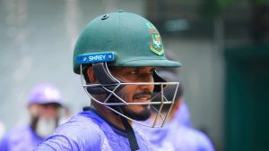 পাকিস্তানের বিরুদ্ধে টস হেরে ব্যাটিংয়ে বাংলাদেশ, একাদশে বহু পরিবর্তন