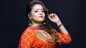 বিয়ের প্রস্তাব ফিরিয়ে দেওয়ায় গায়িকাকে কানাডা থেকে এসে হত্যা