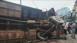 রাজধানীতে বাস দুর্ঘটনায় চারজনের মৃত্যু, আহত ১০